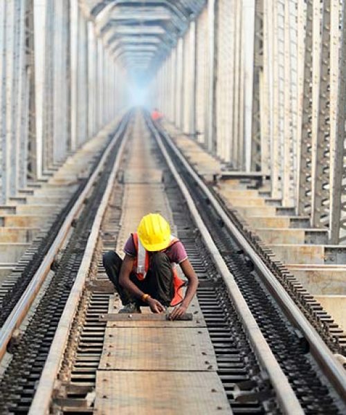 47-A-railway-bridge-being-built